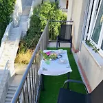 Roof Garden Center Apartment