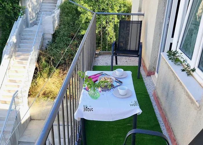 Roof Garden Center 公寓