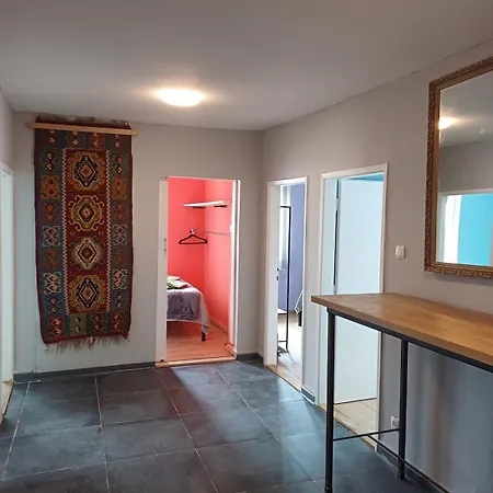 Roof Garden Center Apartment Split