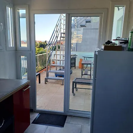 Roof Garden Center Apartment Split