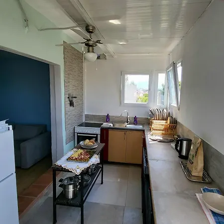 Roof Garden Center Apartment *